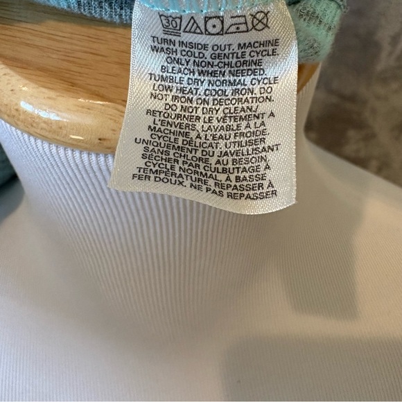 Victoria's Secret PINK Aztec Festive Holiday Sleep Long Sleeve Tee Wmn’s Sz L - Picture 10 of 10